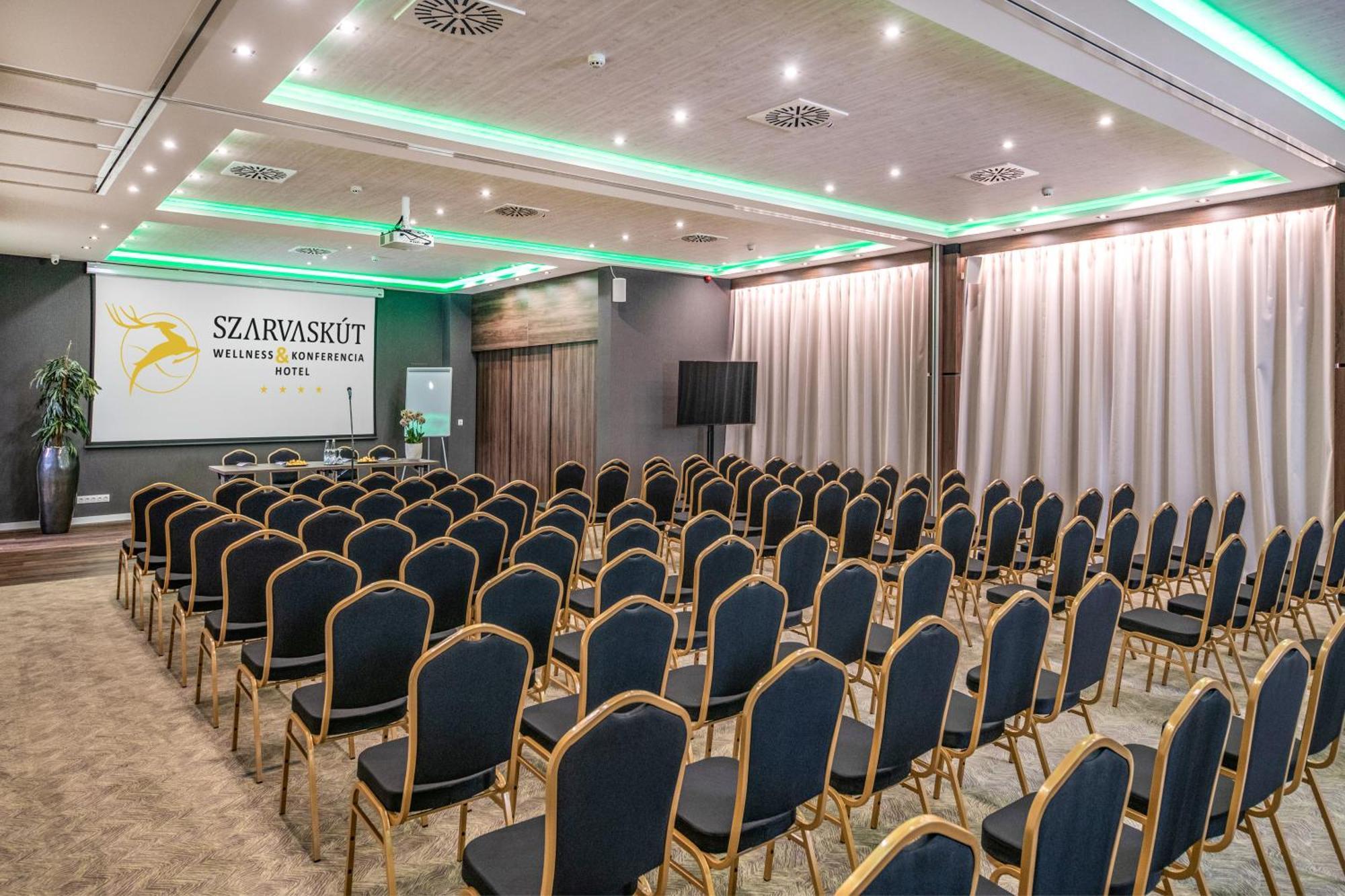 Szarvaskut Hotel Zirc Exteriör bild
